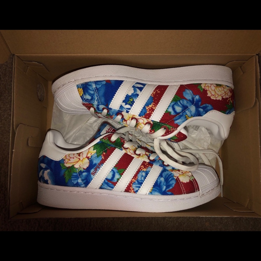 Adidas Superstar floral